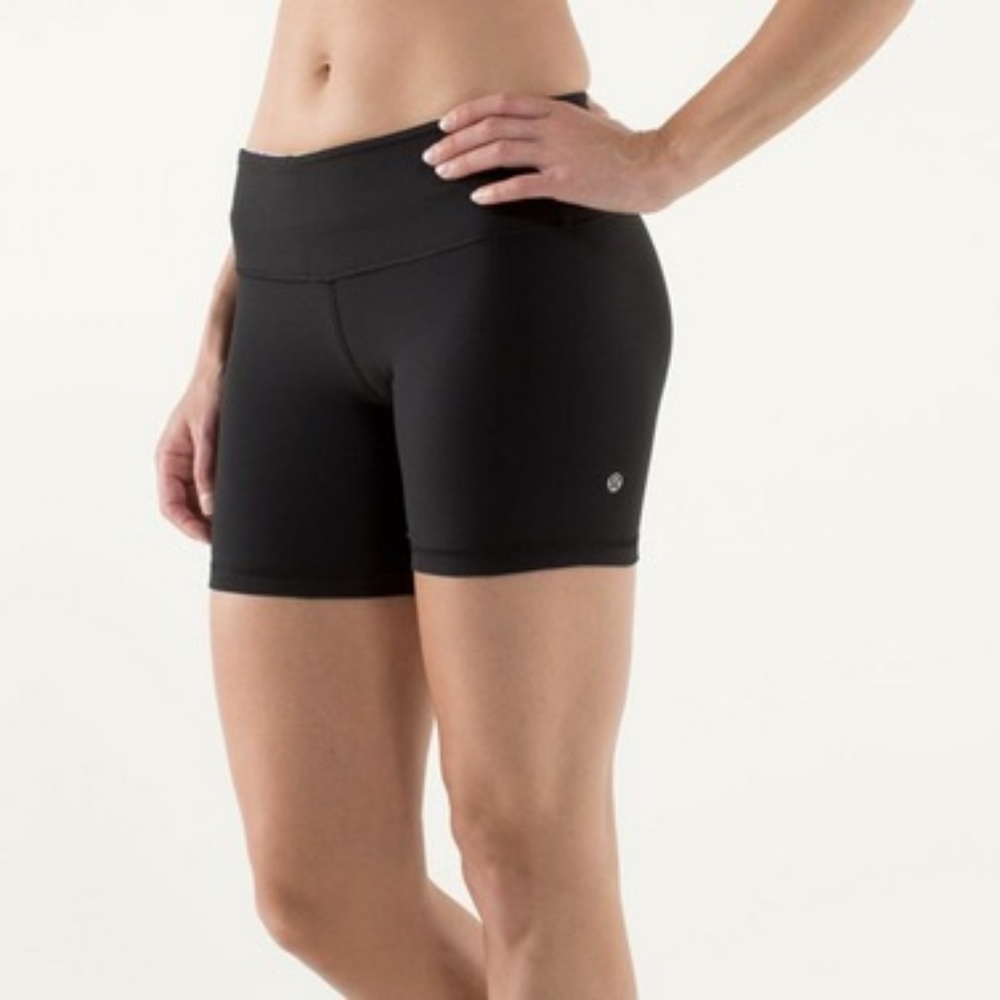 Lululemon Size 4 Short